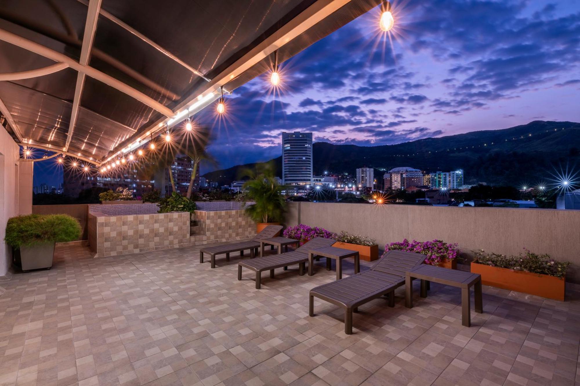 Hotel Ms Chipichape Plus Cali Bagian luar foto